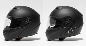Side-by-side view comparing a standard full-face helmet with a Bluetooth modular helmet, noting the functional difference.