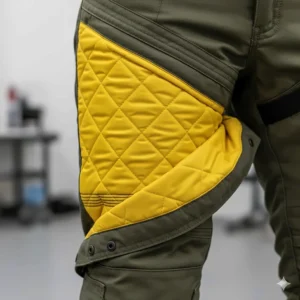 Diagram showing the internal heat-resistant and abrasion-resistant aramid lining of motorcycle cargo pants.