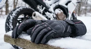 Insulated waterproof women's motorcycle gloves for small hands suitable for cold winter riding